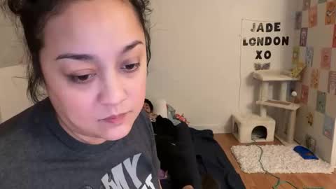 Jade online show from February 27, 7:41 am