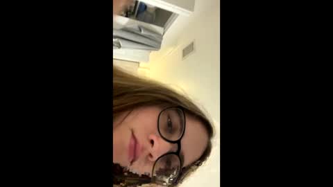Snapshot of jademonroe0522 chatting on October 2, 10:14 am jademonroe0522 online show from October 2, 10:14 am