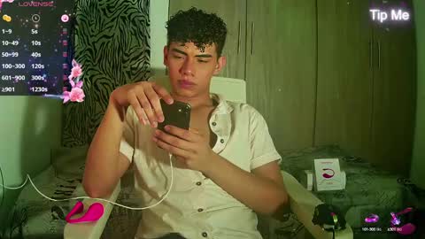 javi15  online show from December 5, 4:48 am