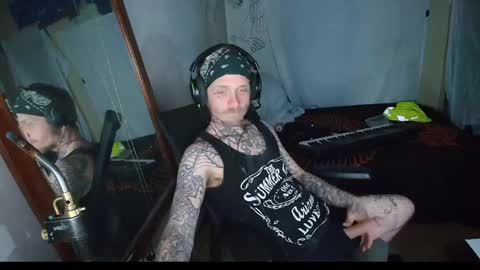 showingitoff online show from April 14, 6:16 am