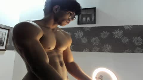 jake_hill1 online show from January 19, 1:32 am