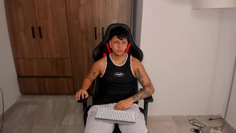 Snapshot of jake_pons chatting on September 24, 9:16 am Jake Pons online show from September 24, 9:16 am