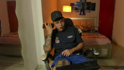 Snapshot of jake_pons chatting on February 26, 3:57 am Jake Pons online show from February 26, 3:57 am