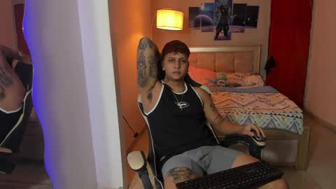 Snapshot of jake_pons chatting on December 31, 10:45 pm Jake Pons online show from December 31, 10:45 pm