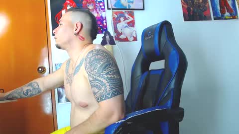 Snapshot of jakson_hot chatting on October 3, 9:01 pm pipe online show from October 3, 9:01 pm