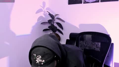 james_adamss_ online show from December 22, 1:07 pm