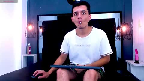 James y Kenet online show from February 27, 1:59 pm