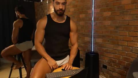 James Axel online show from October 25, 2:39 pm