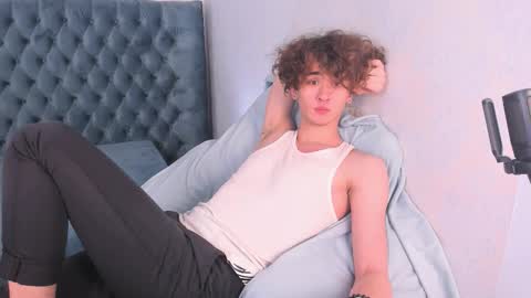 james_colleman online show from November 19, 8:07 pm