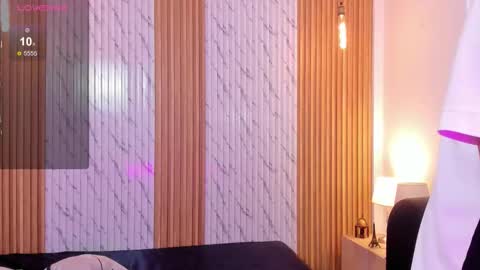 James online show from November 28, 8:27 pm