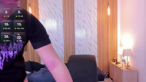 James online show from November 26, 8:16 pm