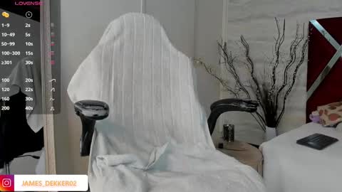 Snapshot of jamesdekker chatting on September 17, 10:35 pm jamesdekker online show from September 17, 10:35 pm