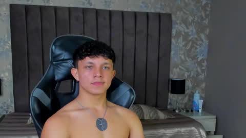 Snapshot of jamesgolden_ chatting on March 7, 2:23 pm jamesgolden_ online show from March 7, 2:23 pm