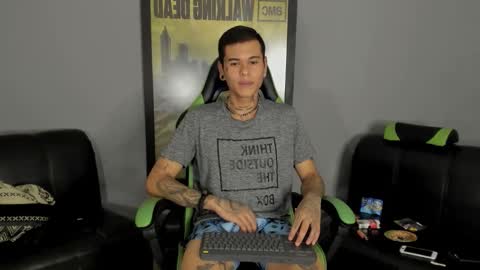 Jamesinked  online show from February 4, 12:40 am