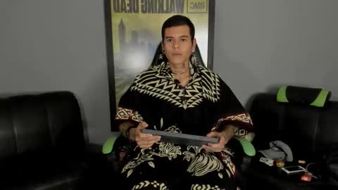 Jamesinked  online show from February 16, 8:10 am