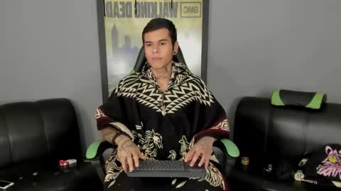 Jamesinked  online show from March 8, 9:08 pm