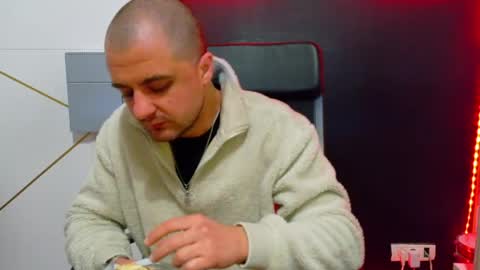 JamesMyers online show from April 8, 4:59 am