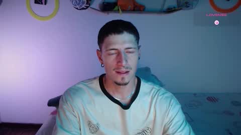 jamesss____ online show from November 3, 4:35 am