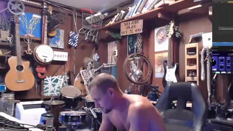 Snapshot of jameswebbscope chatting on October 4, 9:01 pm Jameswebbscope online show from October 4, 9:01 pm