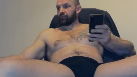 jamesy8391 online show from December 18, 10:24 pm