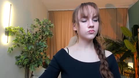 jamie_chung online show from December 15, 5:03 am