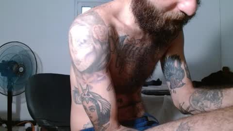 Snapshot of jammes_owen chatting on October 5, 7:54 pm Jammes. online show from October 5, 7:54 pm