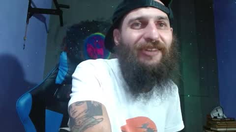 Snapshot of jammes_owen chatting on February 3, 5:51 am Jammes. online show from February 3, 5:51 am