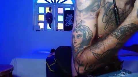 Snapshot of jammes_owen chatting on September 22, 7:51 pm Jammes. online show from September 22, 7:51 pm