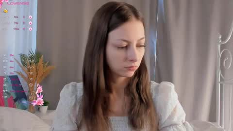 Jennifer  online show from February 27, 9:07 am