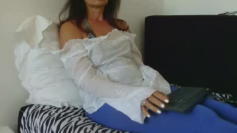 Snapshot of janehotmilf chatting on October 13, 2:30 pm janehotmilf online show from October 13, 2:30 pm