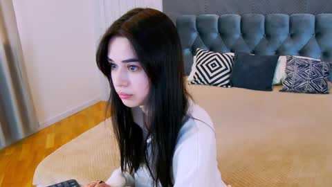 janicerivera online show from March 26, 8:19 am