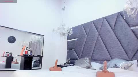 janna_foxx online show from February 27, 4:49 am