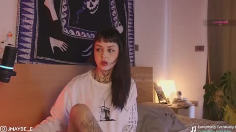Snapshot of janne_maybe chatting on January 13, 3:58 pm jmaybe e online show from January 13, 3:58 pm