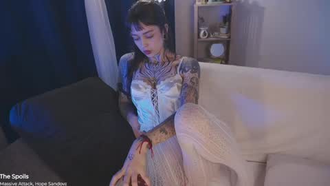   jmaybe e online show from April 15, 4:21 pm