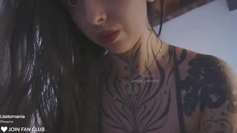 Snapshot of janne_maybe chatting on October 7, 3:08 pm jmaybe e online show from October 7, 3:08 pm