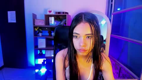 jasmin_skinny online show from October 25, 4:35 am