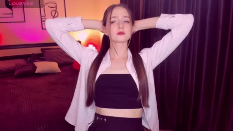 Snapshot of jasminelorens chatting on February 19, 2:33 pm Jasmine online show from February 19, 2:33 pm