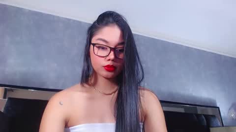 Snapshot of jasminemoore chatting on February 25, 5:19 pm Jazmin online show from February 25, 5:19 pm