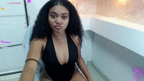 Snapshot of jasminerose7 chatting on February 25, 12:05 pm Jasmine Rose online show from February 25, 12:05 pm