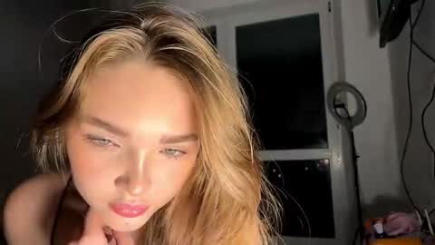 Ginny online show from December 18, 7:53 pm