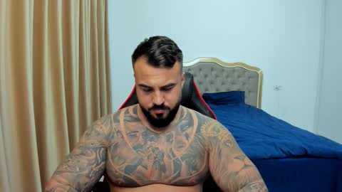Snapshot of javicute4u chatting on October 13, 9:17 pm Javi online show from October 13, 9:17 pm