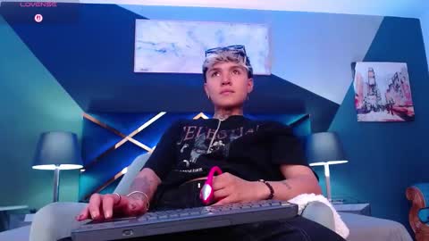 JAX online show from February 4, 3:43 am