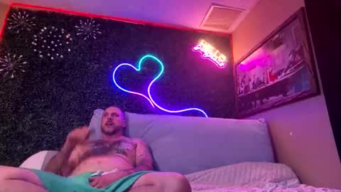 jay_banks0420 online show from December 3, 8:04 am