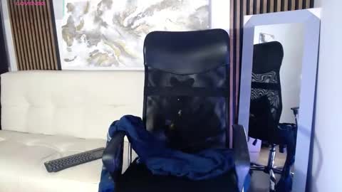 jay_taylor1_ online show from March 1, 3:11 am