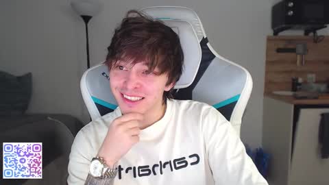 Snapshot of jayce_icestone chatting on October 7, 7:32 pm Jayce online show from October 7, 7:32 pm