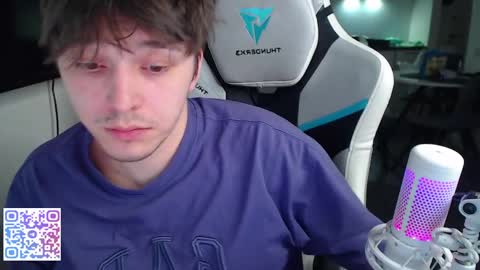 Jayce online show from April 11, 7:45 am