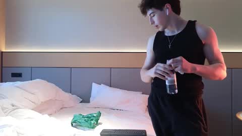 THE HOUSE online show from February 6, 3:06 am