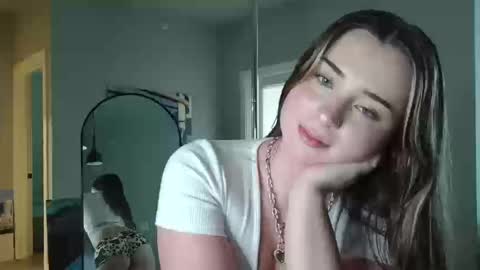 Snapshot of jaydesilver2 chatting on September 13, 10:56 pm Jayde  online show from September 13, 10:56 pm