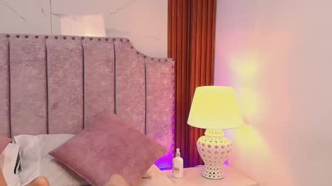 Jazmin online show from September 16, 8:12 pm