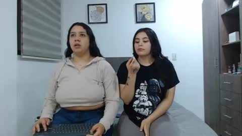 Jazmin and Scarlett online show from June 9, 9:42 am